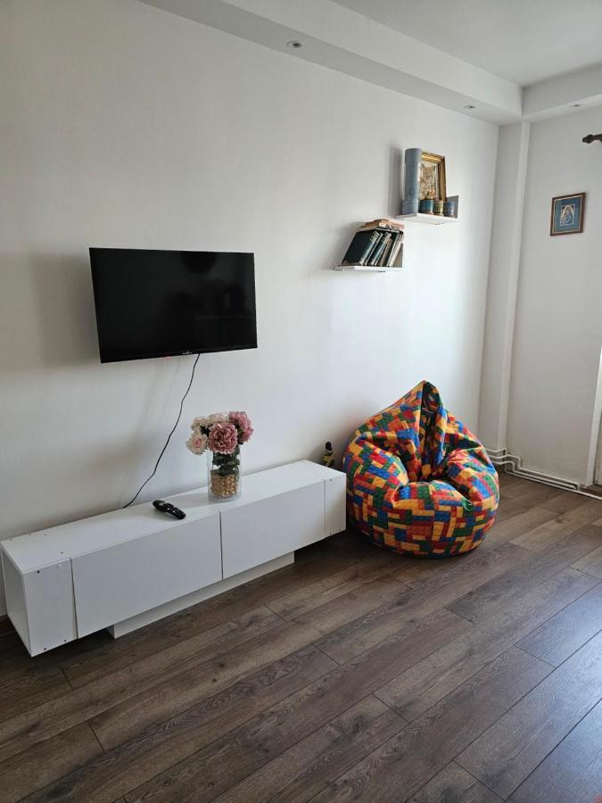 Apartament Near The Park Two Rooms Bukarest Eksteriør billede
