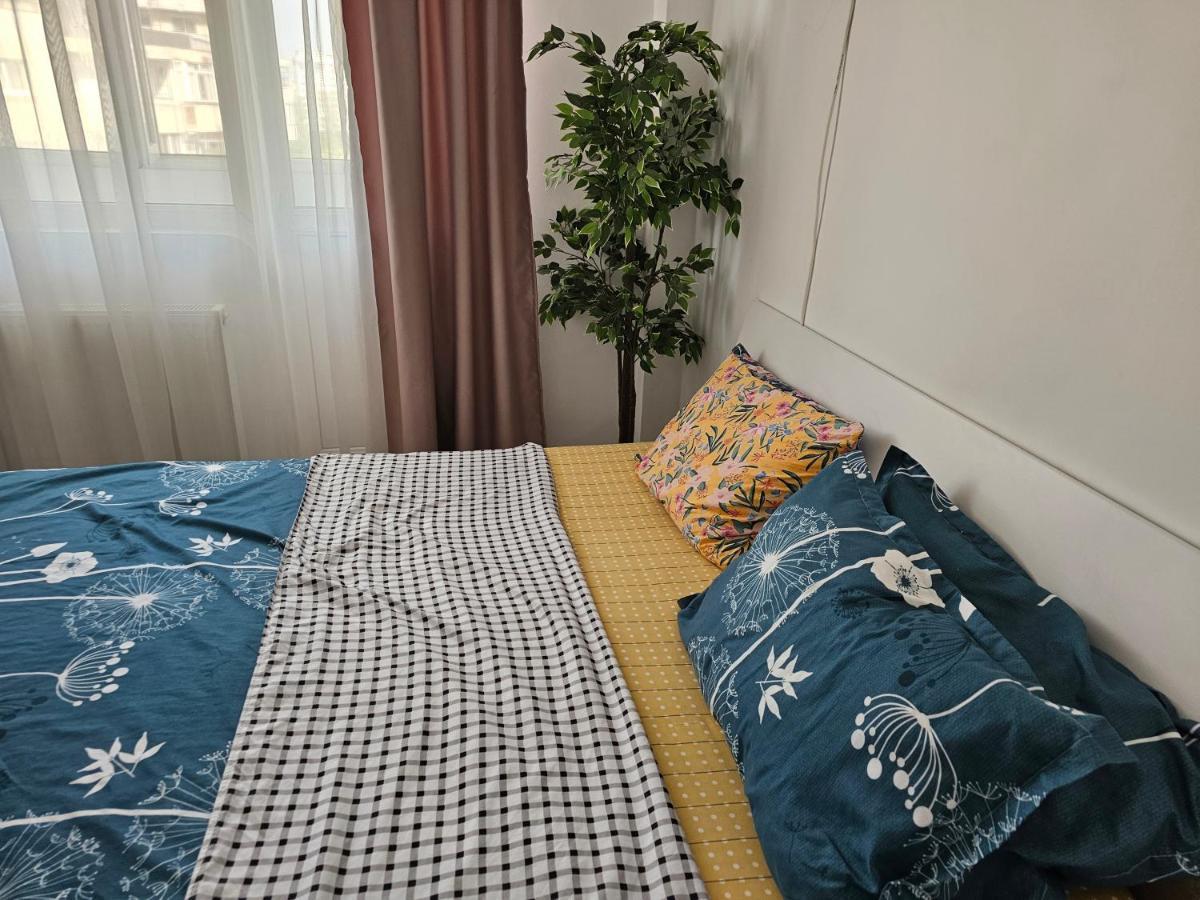 Apartament Near The Park Two Rooms Bukarest Eksteriør billede