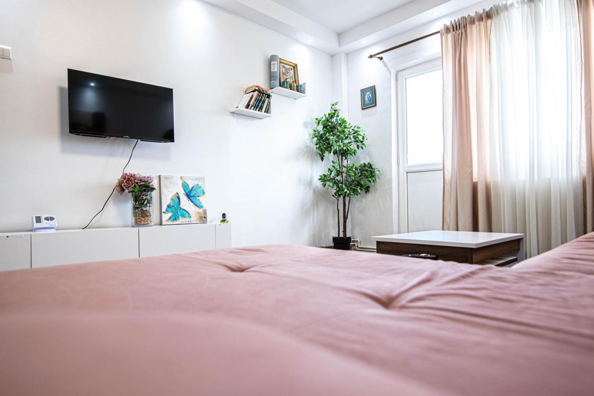 Apartament Near The Park Two Rooms Bukarest Eksteriør billede