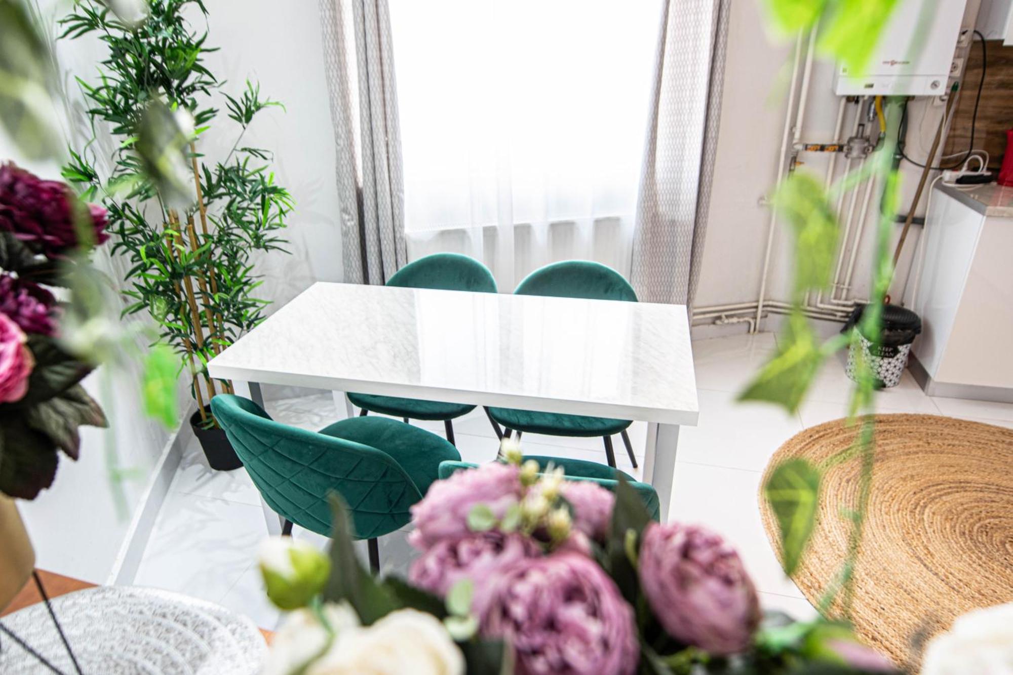 Apartament Near The Park Two Rooms Bukarest Eksteriør billede