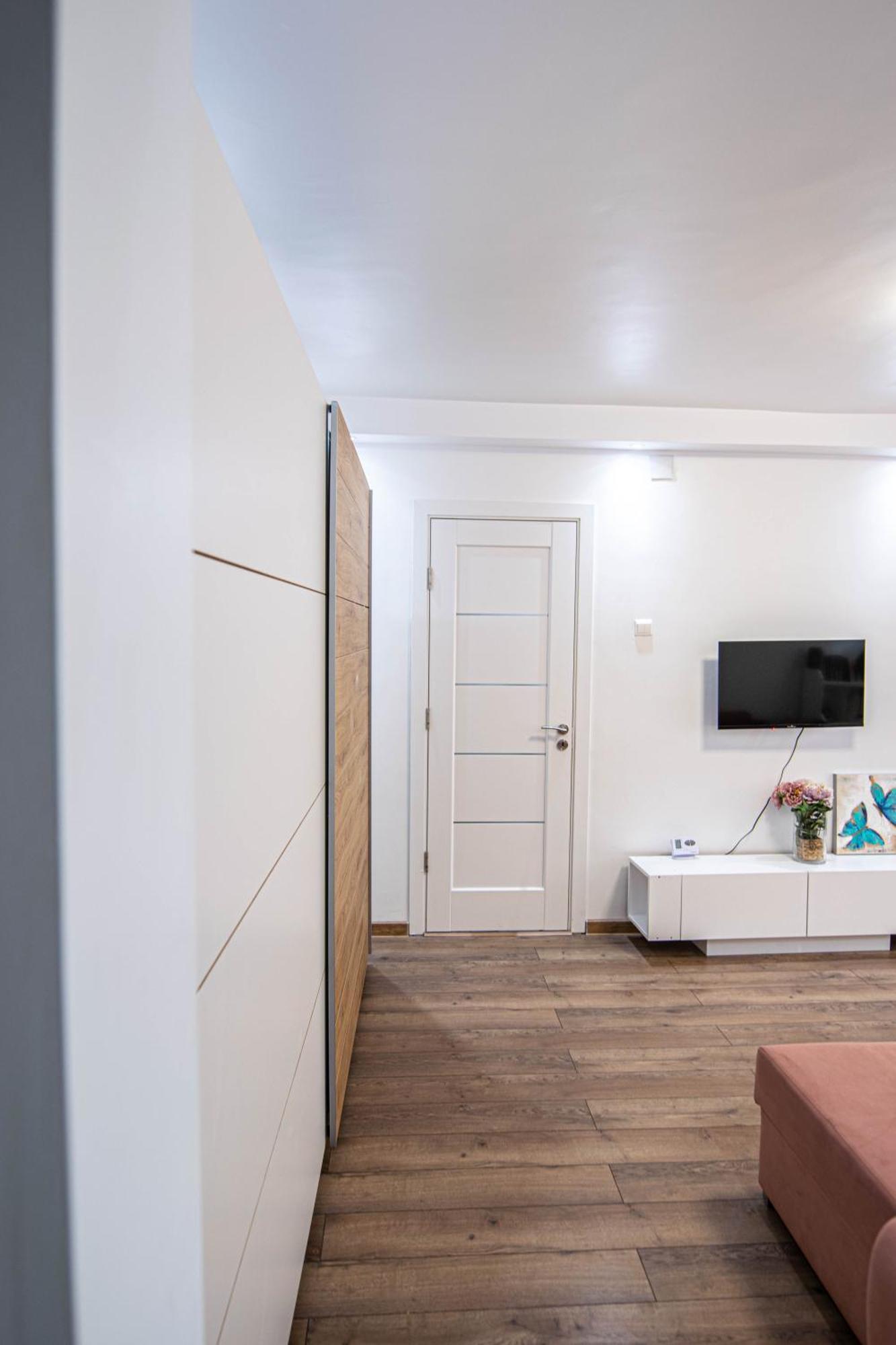 Apartament Near The Park Two Rooms Bukarest Eksteriør billede