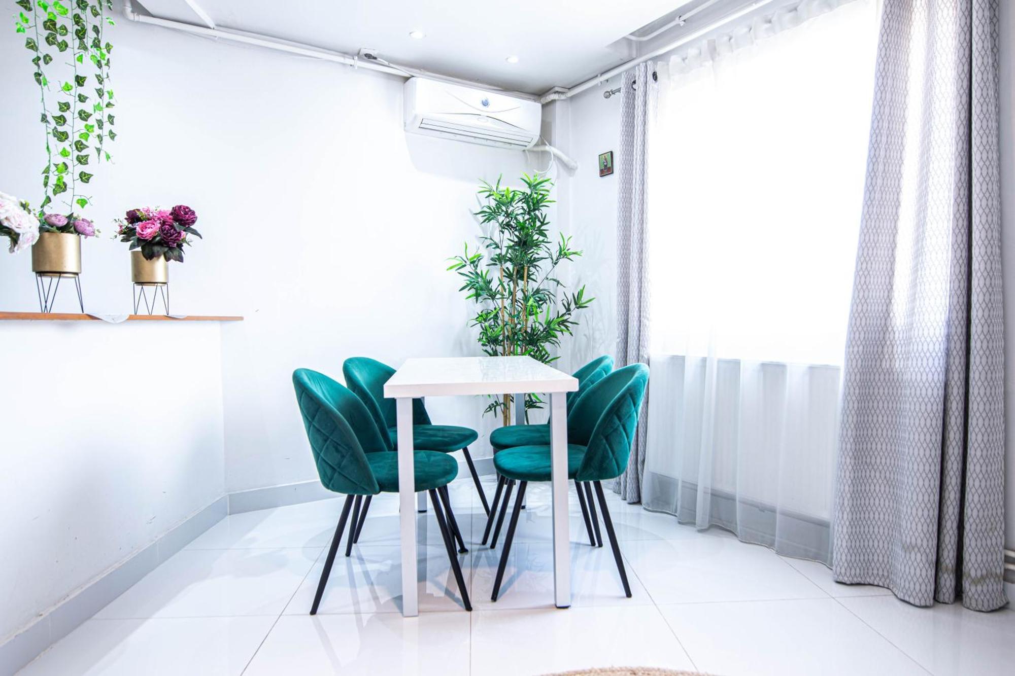 Apartament Near The Park Two Rooms Bukarest Eksteriør billede